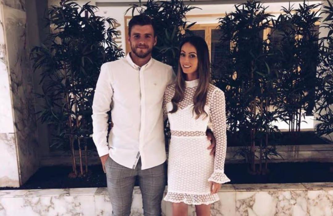 &Uuml;nl&uuml; futbolcunun acı g&uuml;n&uuml;! Eşi kansere yenik d&uuml;şt&uuml; 1