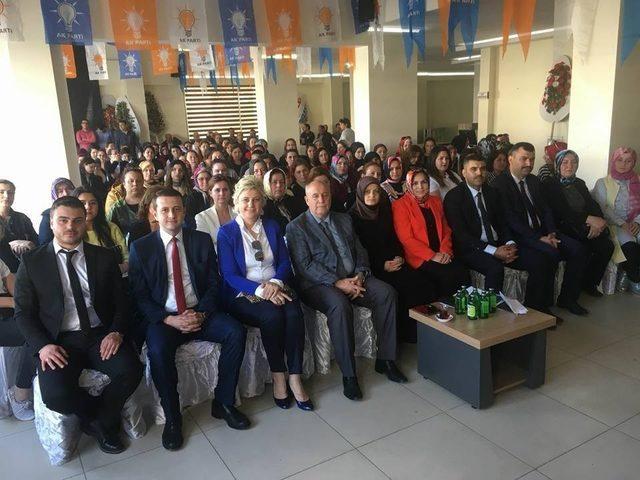 Alaşehir AK Parti Kadın Kolları’nda Kocatürk güven tazeledi
