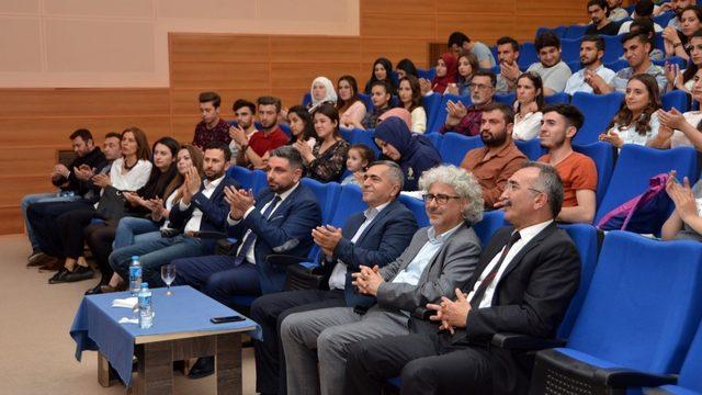 Öğrenciler lojistik sektörünü alanında uzman kişilerden dinledi