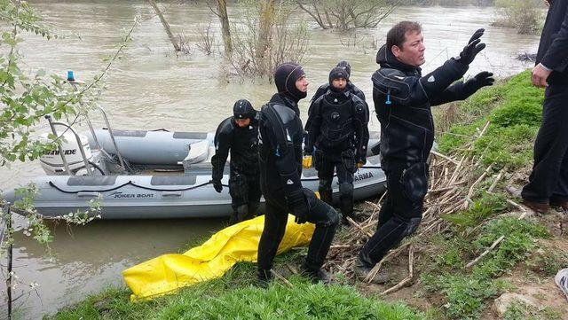 Sakarya Nehri'ne düşen çiftçinin 9 gün sonra cesedi bulundu