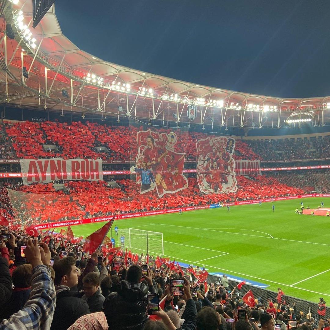 Isınmalar öncesinde sahaya mehter takımı geldi! Tribünler Cendere ile ayağa kalktı 4