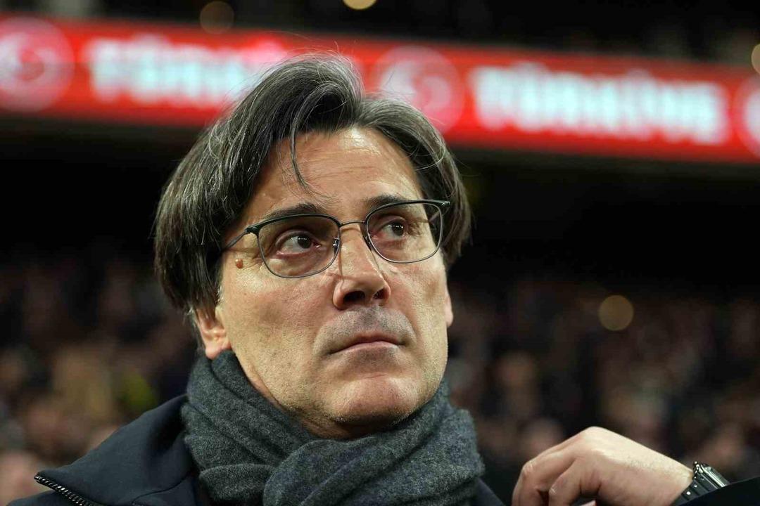 Milliler Romanya yı ge&ccedil;ti! Ma&ccedil; sırasında o isme tepki dinmedi 1