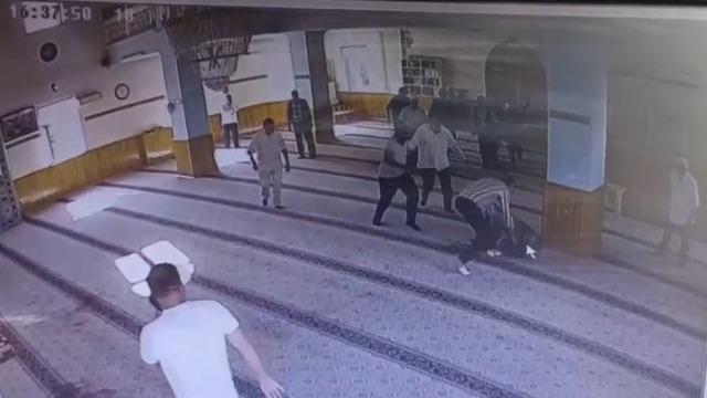 Camideki cinayette sanığa tahrik indirimi ile 16 yıl hapis