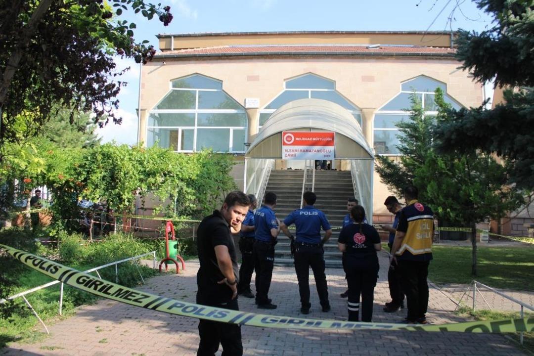 Camideki cinayette sanığa tahrik indirimi ile 16 yıl hapis 2