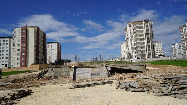 Altınşehir Mahallesindeki taziye evinin inşaatı hızla yükseliyor