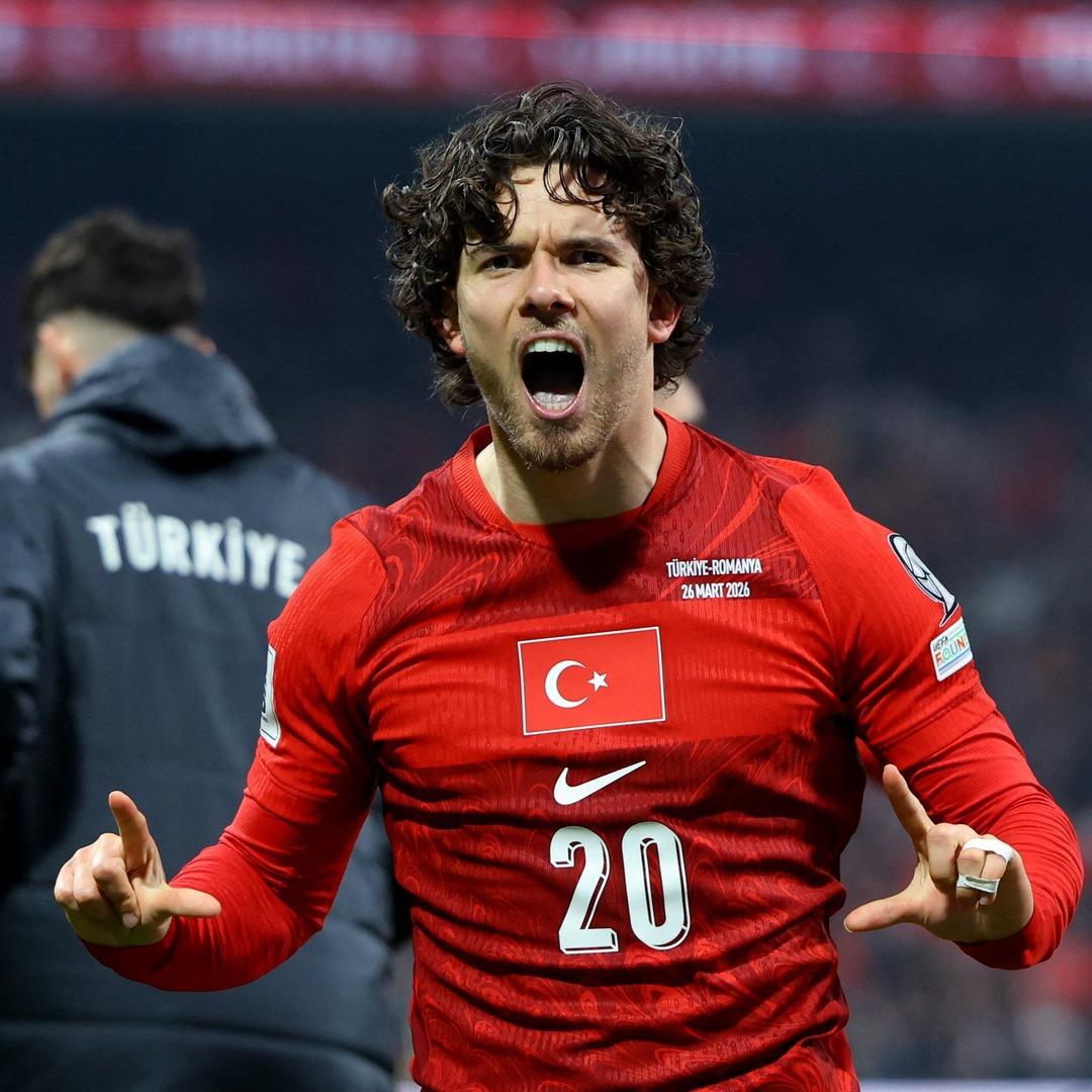 Nihat Kahveci den Milli yıldıza dev &ouml;vg&uuml;! Bu sefer onun i&ccedil;in &ccedil;ıldırdı 3