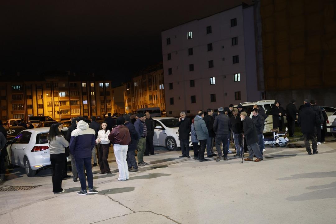 Kişi başı 1500 dolar &ouml;dediler! Mekke u&ccedil;ağını bekleyen umreciler soluğu karakolda aldılar 3