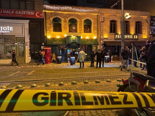 Kocaeli de eğlence mekanına d&uuml;zenlenen silahlı saldırıda 3 kişi &ouml;ld&uuml;, 2 kişi yaralandı 1