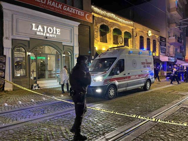 Eğlence mekanında dehşet! Kocaeli de gece yarısı 2 &ouml;l&uuml;, 3 yaralı 4