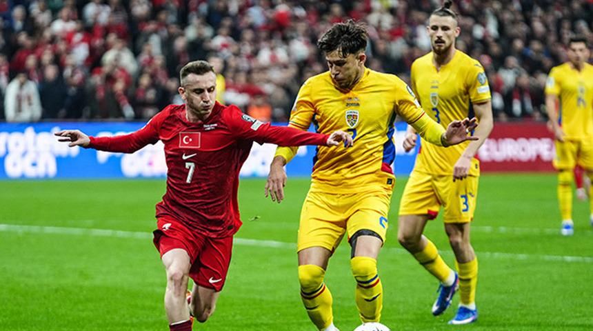 SON DAKİKA | T&uuml;rkiye'ye elenen Romanya'da Tanase &ccedil;ıldırdı, takım arkadaşının kafasına sandalye fırlattı