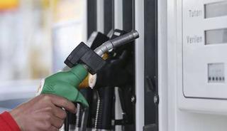 Akaryakıta tarihin en b&uuml;y&uuml;k zammı! Litresi 80 liraya &ccedil;ıkıyor