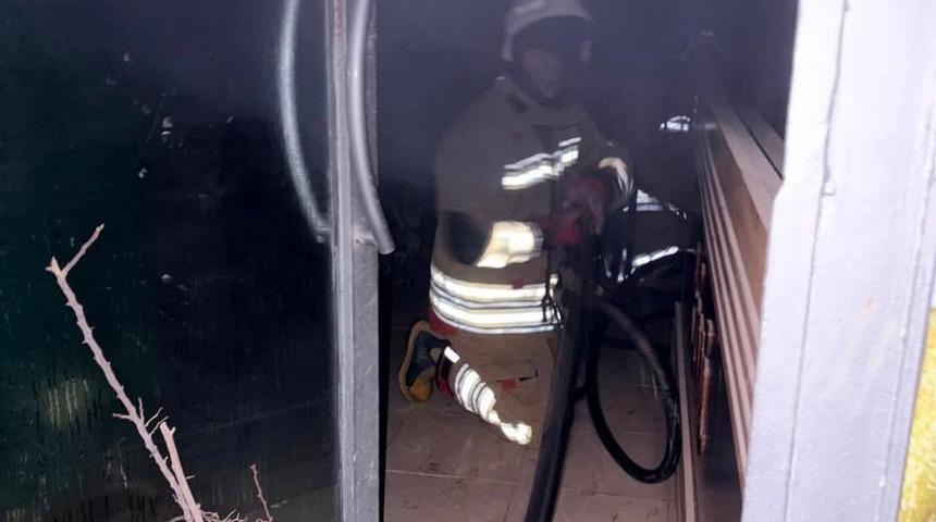 Antakya&rsquo;da iş yeri alevlere teslim oldu