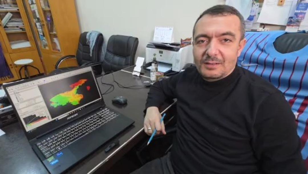 Van g&ouml;l&uuml;n&uuml;n derinliklerindeki sır &ccedil;&ouml;z&uuml;ld&uuml;! G&ouml;l&uuml;n altında gizli fabrika &ccedil;alışıyor 7