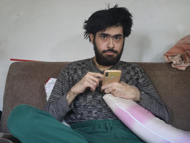 Hatay'da telefon bağımlısı gencin son hali ortaya &ccedil;ıktı!