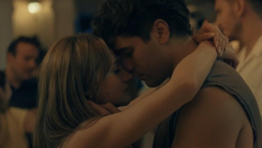 Mert Ramazan Demir ve Miray Daner in ateşli sahneleri g&uuml;ndemde! Bize Bi şey Olmaz sosyal medyayı ikiye b&ouml;ld&uuml;  2