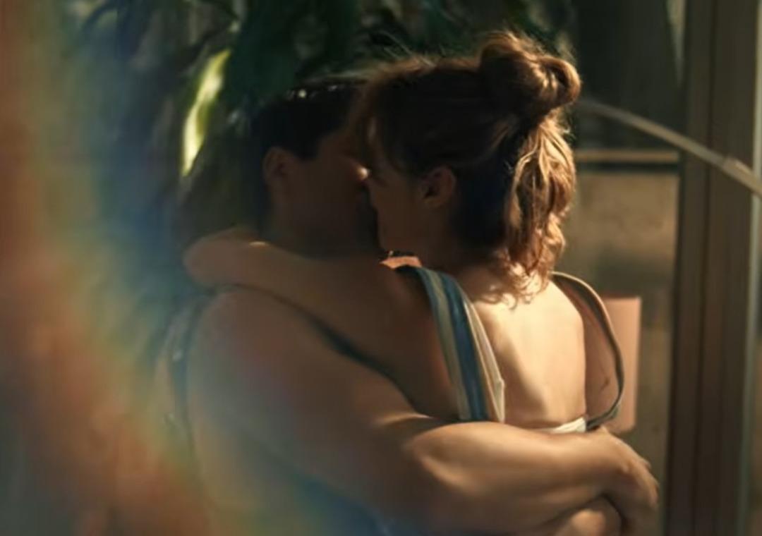 Mert Ramazan Demir ve Miray Daner in ateşli sahneleri g&uuml;ndemde! Bize Bi şey Olmaz sosyal medyayı ikiye b&ouml;ld&uuml;  3