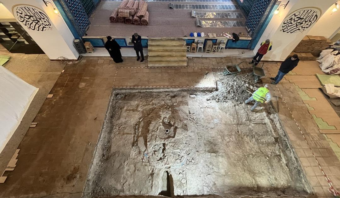 Asırlardır gizliydi! 600 yıllık sır ortaya &ccedil;ıktı: Caminin altında bulundu 1