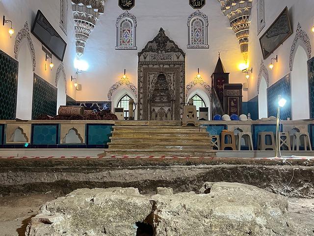 600 yıllık sır ortaya &ccedil;ıktı: Caminin altında bulundu