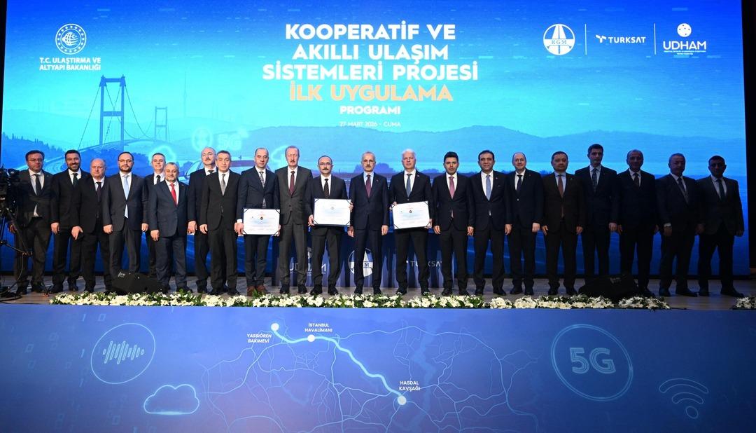 Trafikte bir ilk! 5G destekli akıllı yol hizmete girdi, s&uuml;r&uuml;c&uuml;lere bildirim gidecek 3