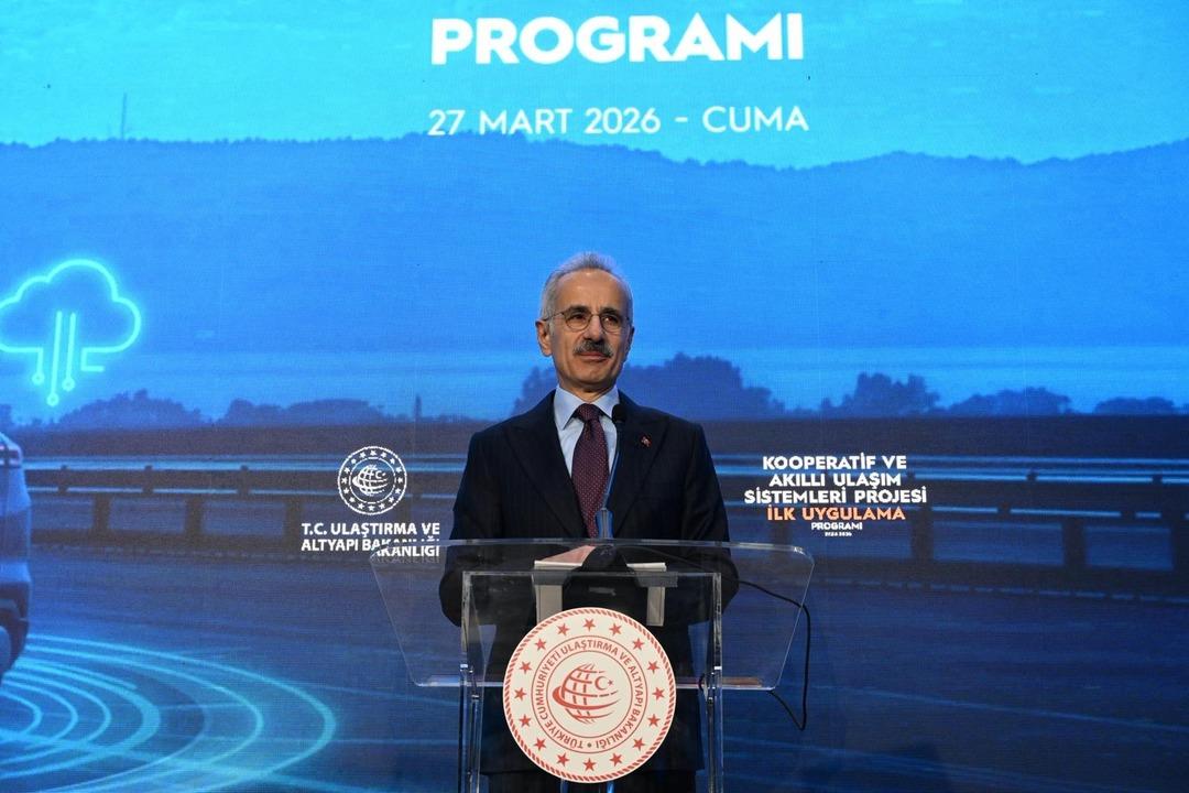 Trafikte bir ilk! 5G destekli akıllı yol hizmete girdi, s&uuml;r&uuml;c&uuml;lere bildirim gidecek 4