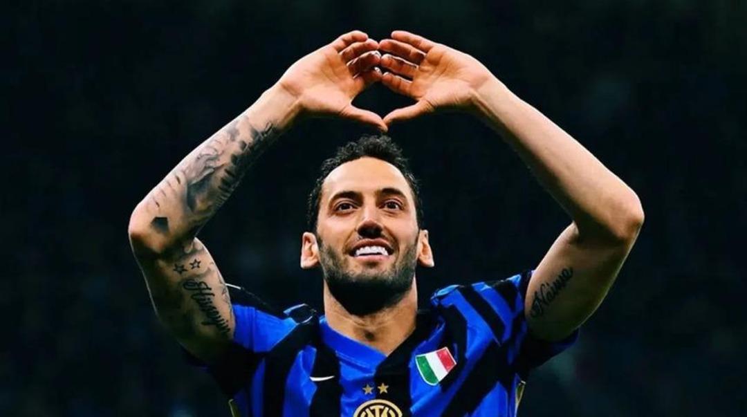 Galatasaray a g&uuml;n doğdu! Hakan &Ccedil;alhanoğlu nda olanlar oldu: İşte masadaki teklif 2