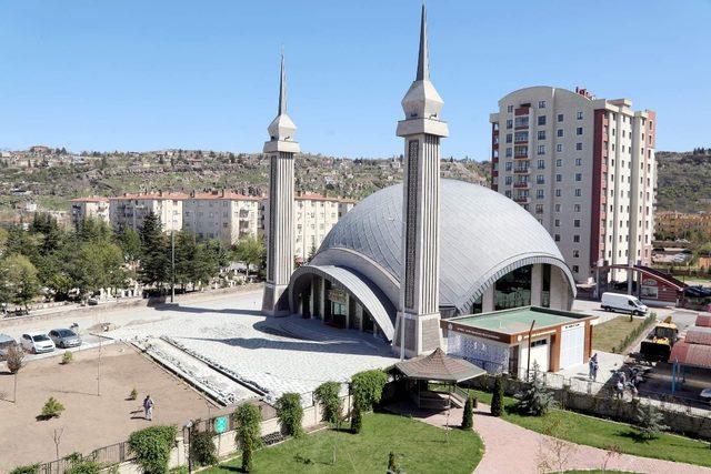 Kayseri’nin en farklı mimarisine sahip camisi resmi açılışa hazır