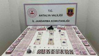 Kepez&rsquo;de 1 kilo 260 gram uyuşturucu madde ele ge&ccedil;irildi