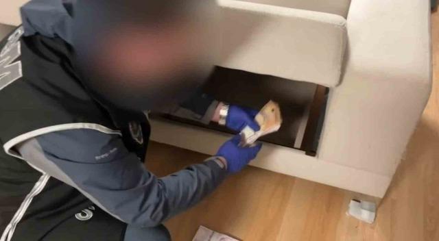 G&ouml;r&uuml;nt&uuml;ler ortaya &ccedil;ıktı! Gizli b&ouml;lmelerden servet &ccedil;ıktı: Marmaris Belediyesi ne r&uuml;şvet operasyonunda su&ccedil;&uuml;st&uuml; 1