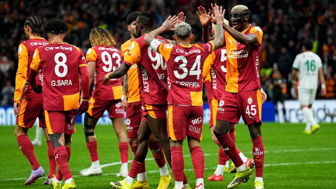 TFF resmen a&ccedil;ıkladı! İşte İstanbul un &uuml;&ccedil; devinin zorlu fikst&uuml;r&uuml; 1
