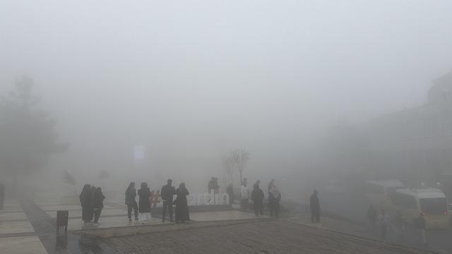 Mardin'de yoğun sis! Görüş mesafesi 15 metreye kadar düştü