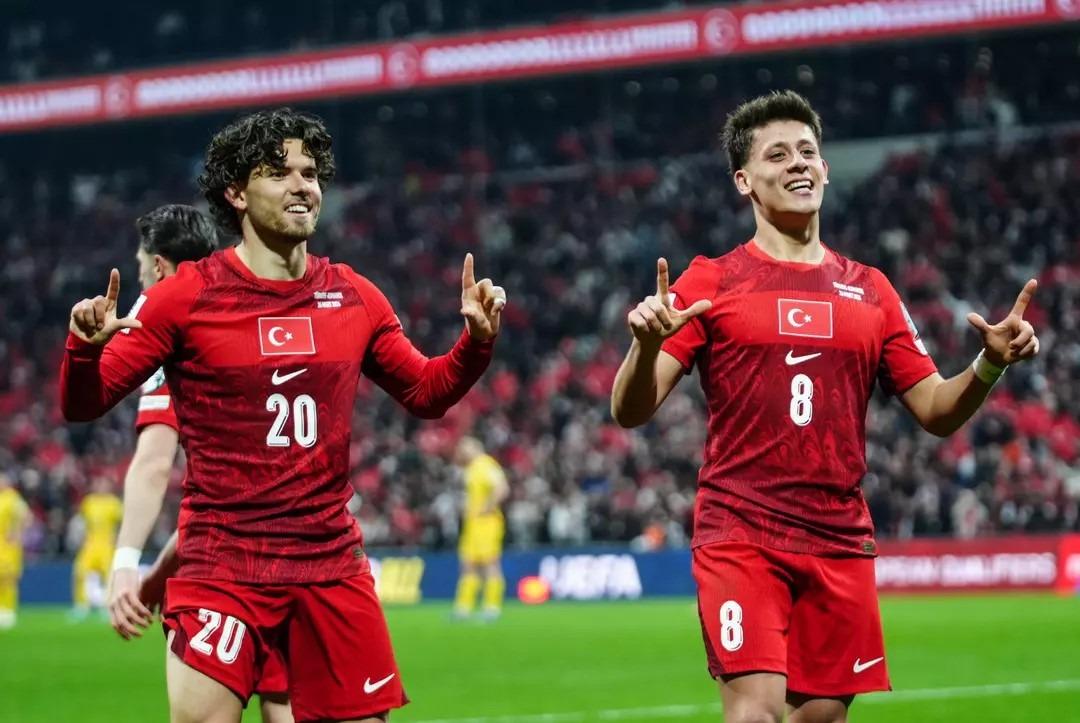 Rumenlerin  Amerika hayaline  Arda G&uuml;ler engeli! Hagi nin tahtına oturdu 1