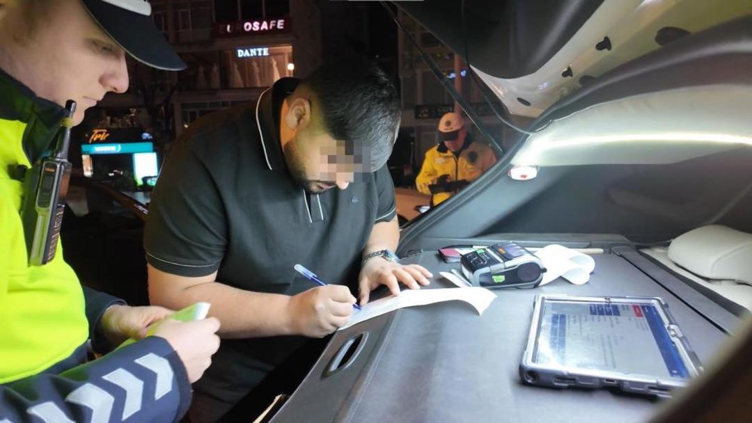 Mersin den Kadık&ouml;y e geldi, egzozdan ceza yedi 2