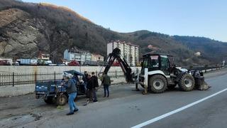 Kastamonu’da lastiği fırlayan tarım aracı takla attı: 1 yaralı