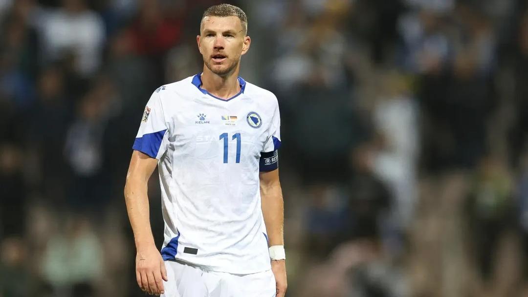 Tarihte eşi benzeri yok! Edin Dzeko yine yaptı yapacağını: &Uuml;st &uuml;ste 20 yıl... 1