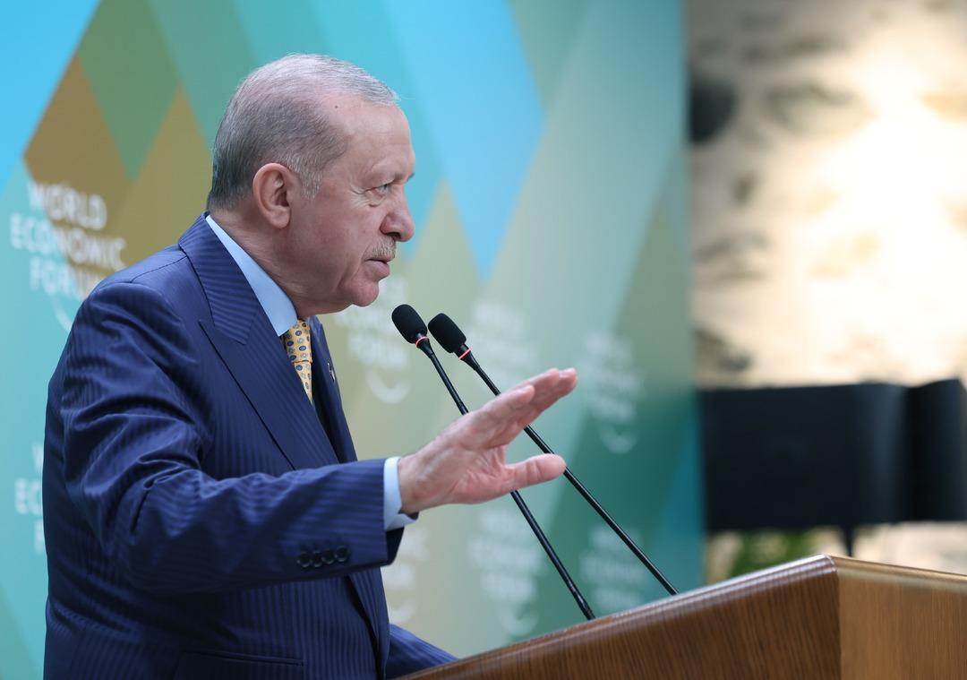 İstanbul da dikkat &ccedil;eken g&ouml;r&uuml;şme! Cumhurbaşkanı Erdoğan, BlackRock Başkanı Laurence Fink ile bir araya geldi 3