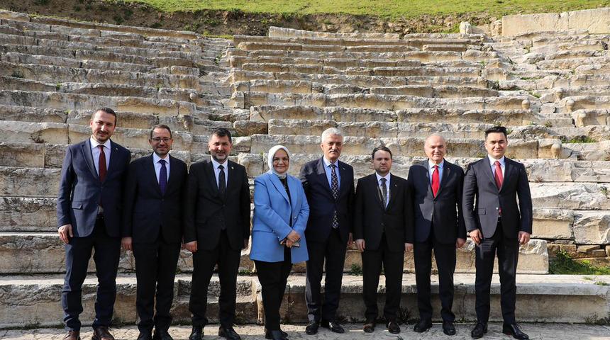 Bakan G&uuml;rlek'tan Konuralp'e &ouml;vg&uuml; dolu s&ouml;zler: "Her vatandaşımız Konuralp'i g&ouml;rmeli"