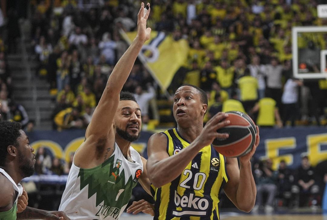 Fenerbah&ccedil;e Beko evinde buz kesti! Zalgris ten k&ouml;t&uuml; s&uuml;rpriz 1