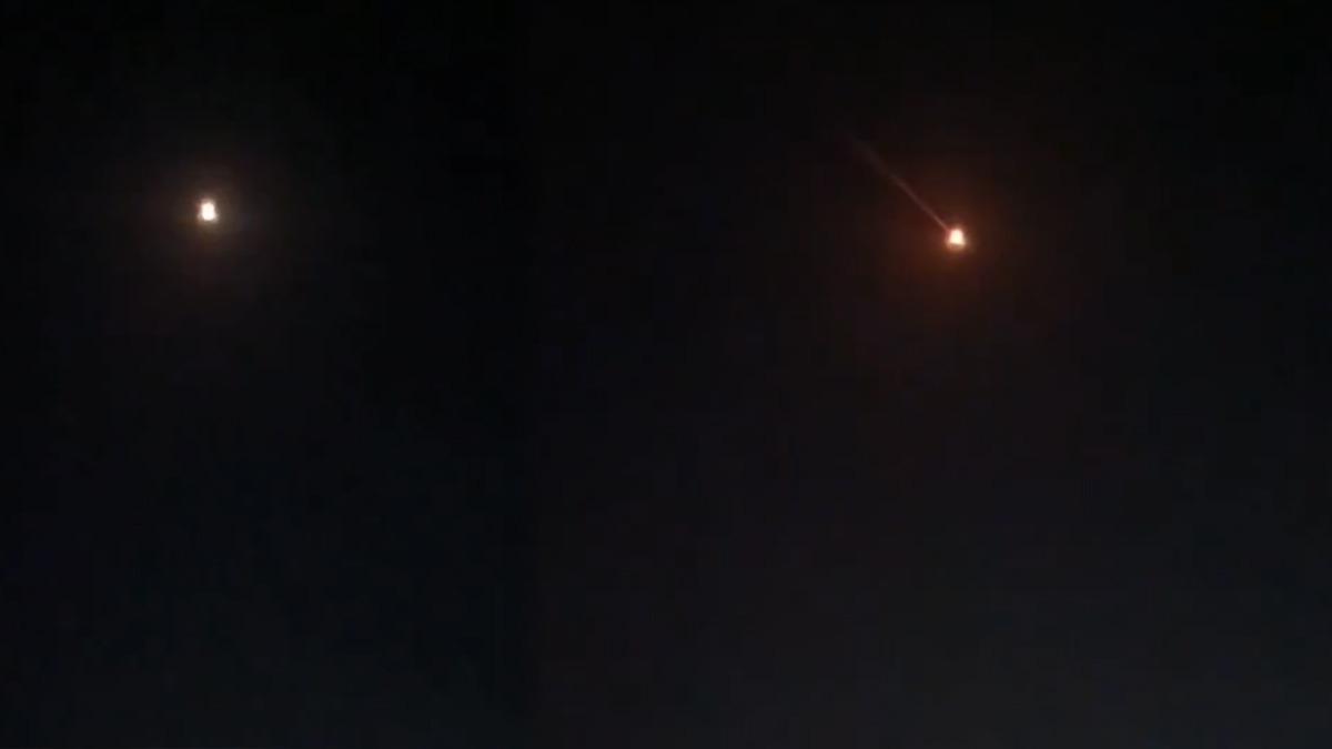 İsrail'de sirenler çaldı! İran gece yarısı füze saldırısı başlattı