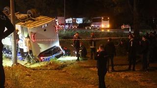 Antalya’da servis midibüsü devrildi: 16 infaz koruma memuru yaralı