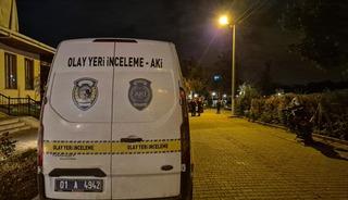 Restoranda &ouml;nce selamlaştılar sonra silahlarını &ccedil;ektiler! 