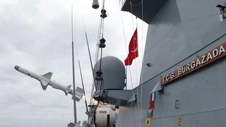 ATMACA gemisavar füzesi, hedefi tam isabetle vurdu