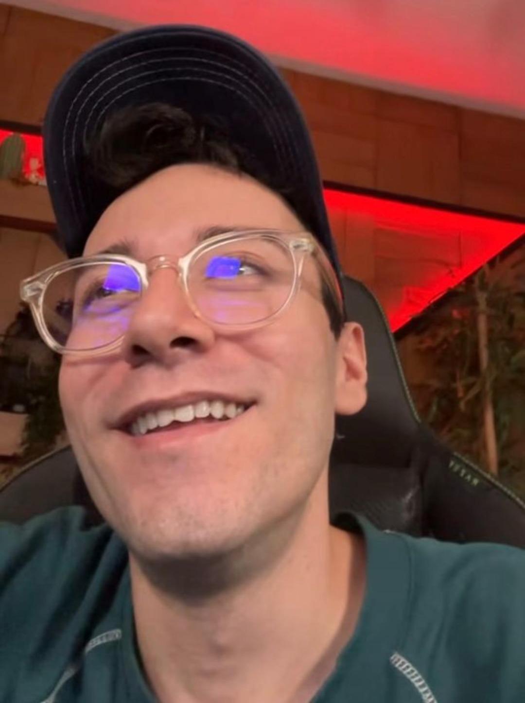 24 saatte 6 milyon TL kazandığı s&ouml;yleniyordu! Enes Batur a&ccedil;ık a&ccedil;ık konuştu 2