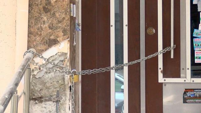 İstanbul Güngören’de yıkım sırasında hasar gören 6 katlı bina tahliye edildi 6