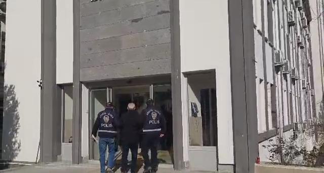 Hakkında 25 yıl hapis cezası olan dolandırıcı son anda yakalandı 1