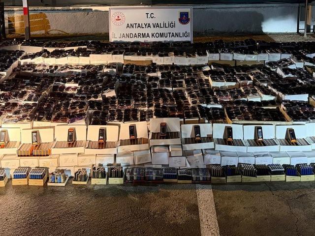 Antalya'da ka&ccedil;ak&ccedil;ılık operasyonunda 1 kişi yakalandı