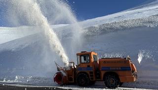 Ardahan'da karla m&uuml;cadele &ccedil;alışmaları s&uuml;r&uuml;yor
