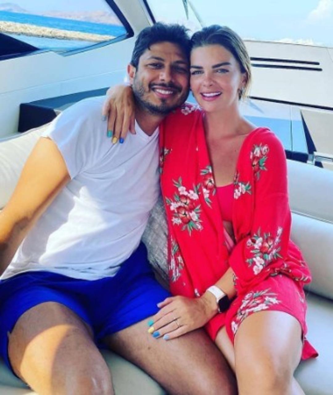 Pelin Karahan ile Bedri G&uuml;ntay ın 12 yıllık evliliğinde kriz &ccedil;ıktı! Evler ayrıldı 1