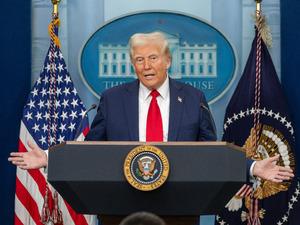 Trump'tan NATO'ya rest: Neden yanında olalım?