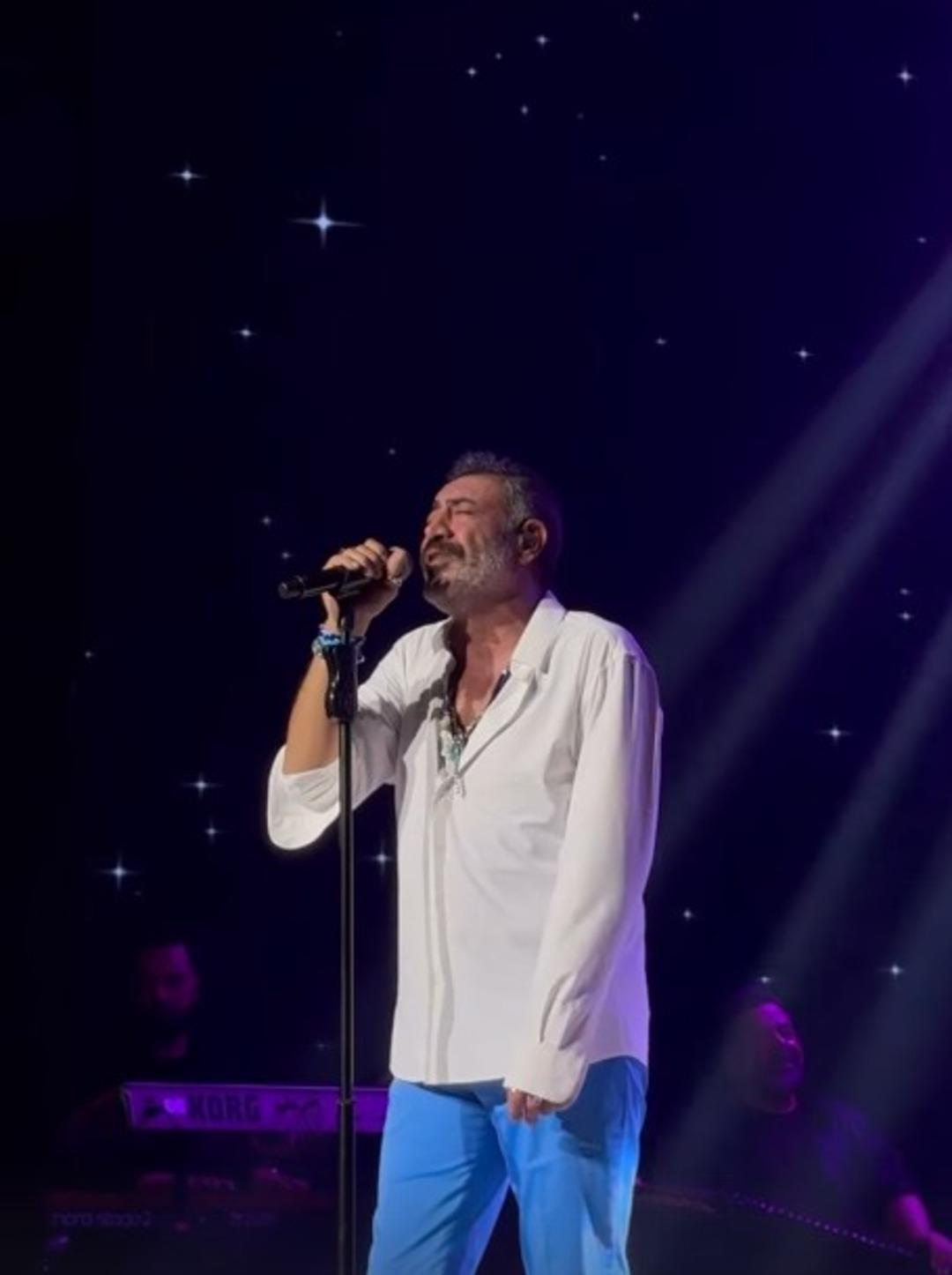 Hakan Altun konserinde tekme tokat kavga! Korumalar devreye girdi! &Uuml;nl&uuml; oyuncu da oradaydı 1