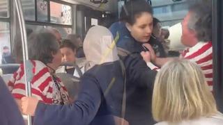 Otobüste kadınlar birbirine girdi: Şoförün kolunu ısırdı!